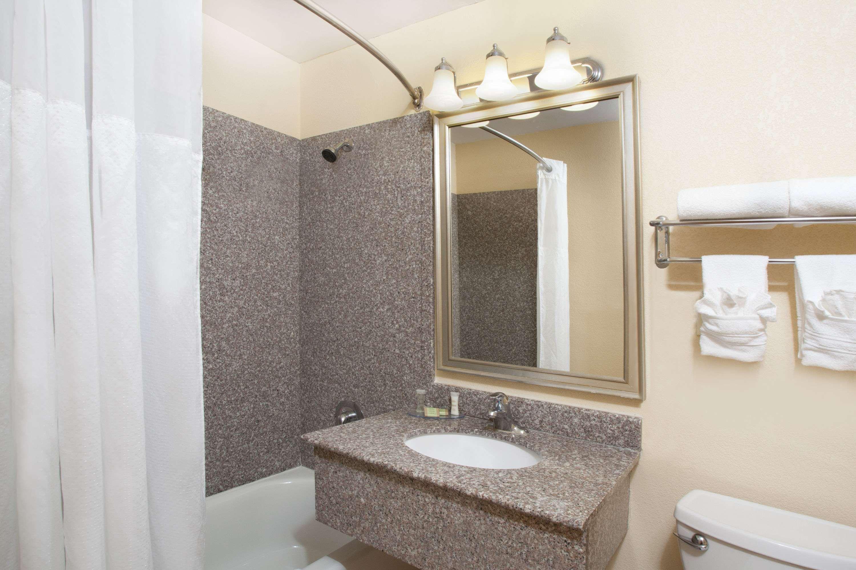 Super 8 By Wyndham Chicago Northlake O'Hare South Экстерьер фото